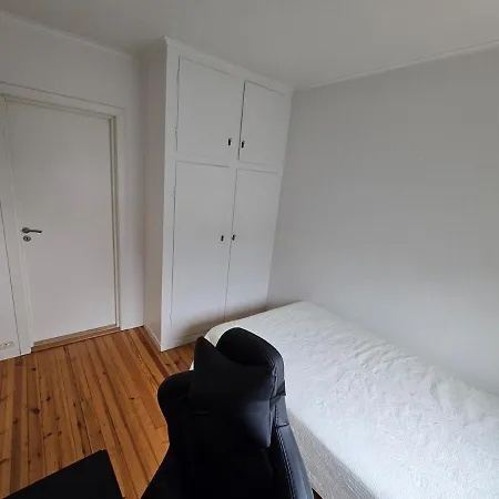 6 Bedroom House