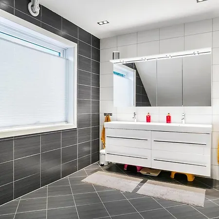 6 Bedroom House Alesund