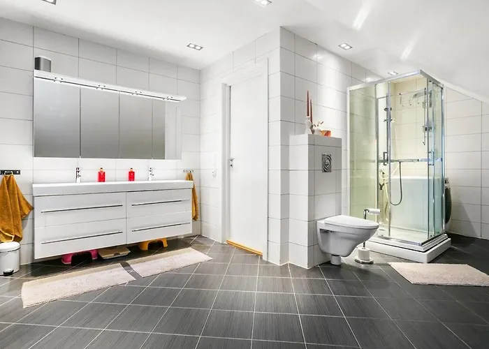 6 Bedroom House Willa *