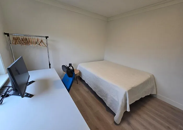 6 Bedroom House Villa *
