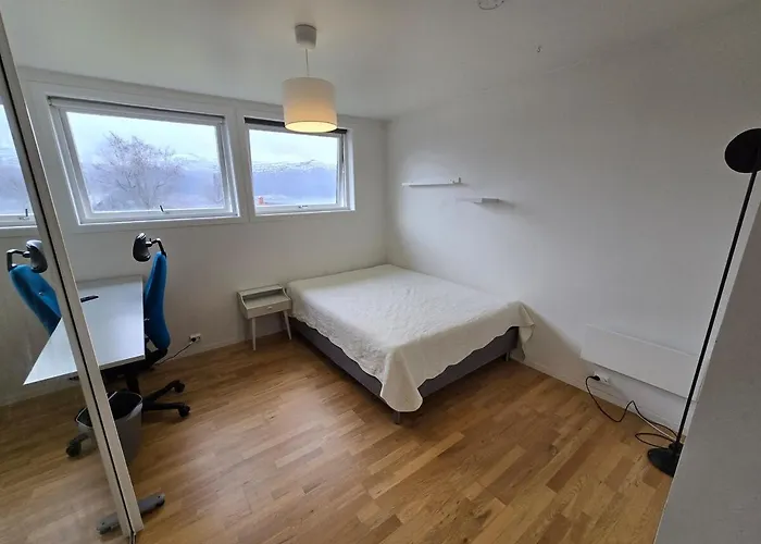 Willa 6 Bedroom House Ålesund