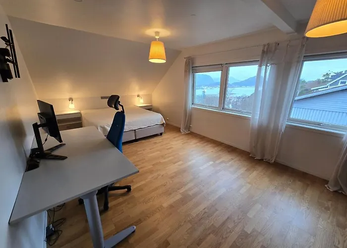6 Bedroom House Villa