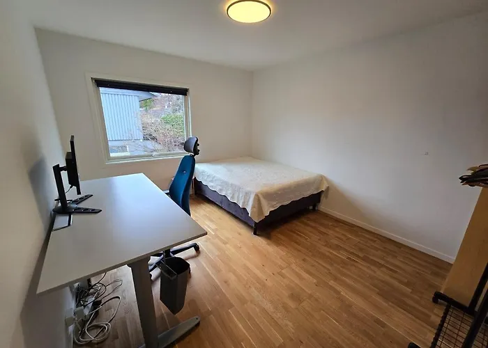 6 Bedroom House *