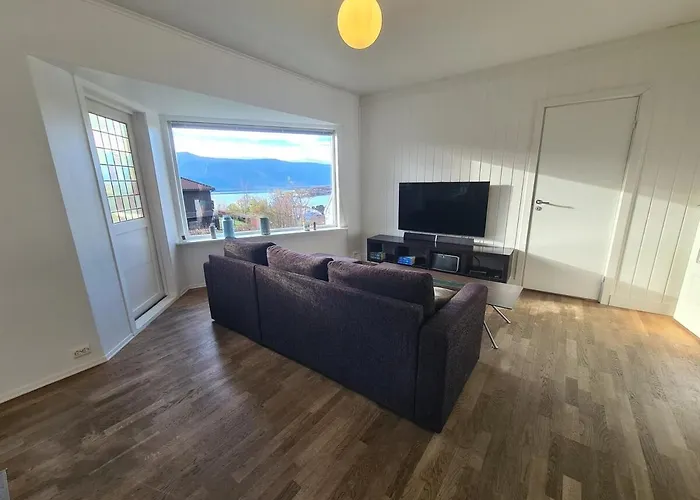 6 Bedroom House Willa Ålesund